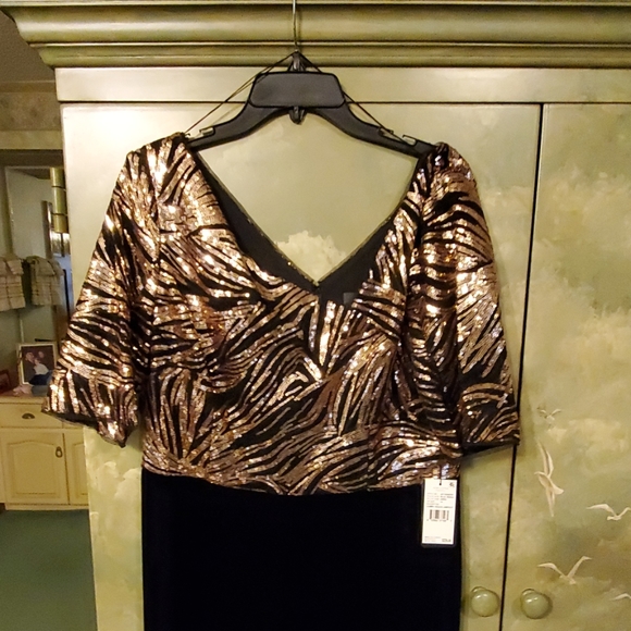 JUMPSUIT - Picture 2 of 6